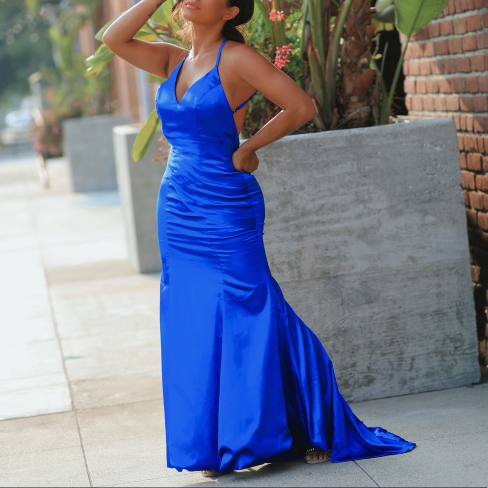 Blue dress - Picture 4 of 4